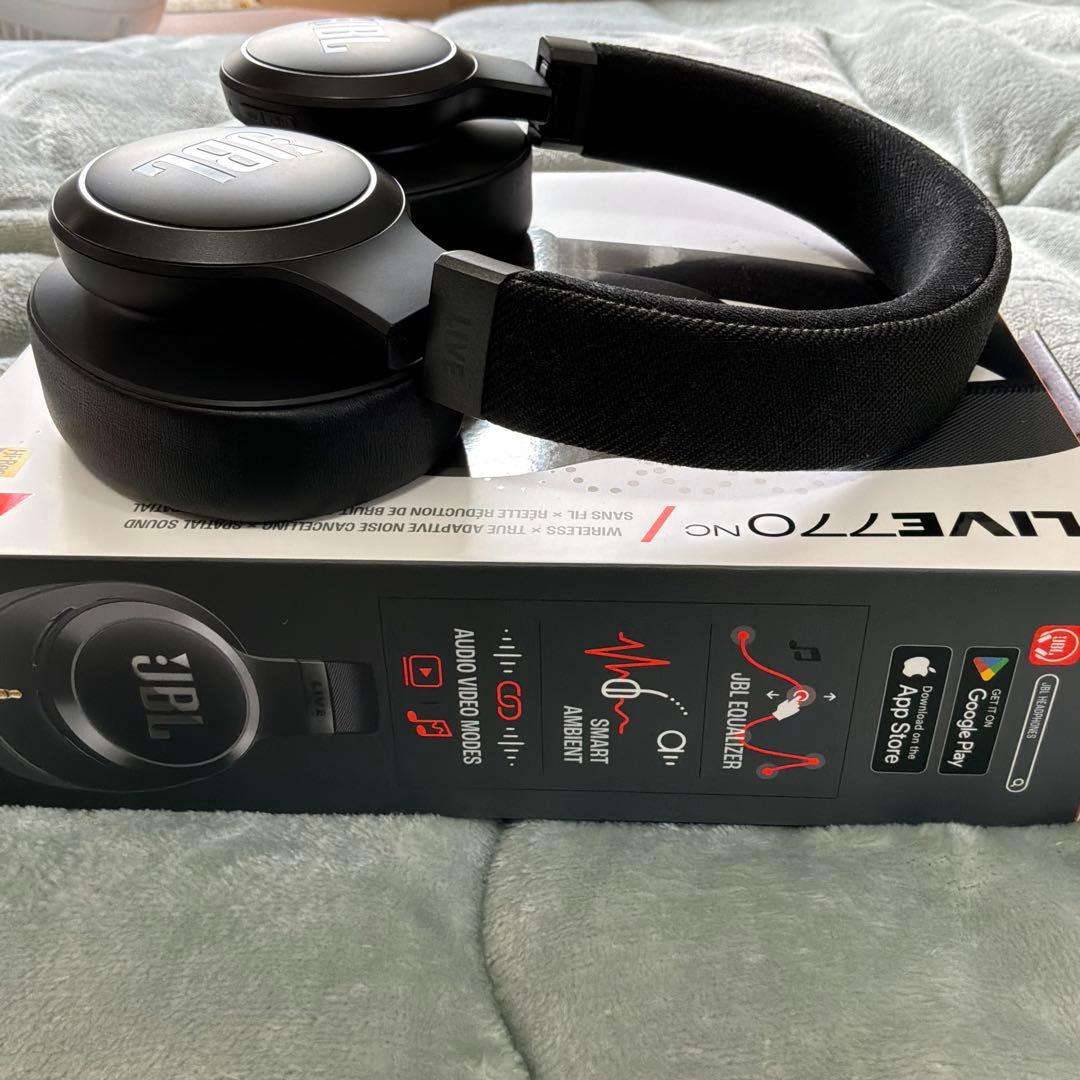 美品 JBL ワイヤレスヘッドホン ブラック LIVE770NC ハードケース付