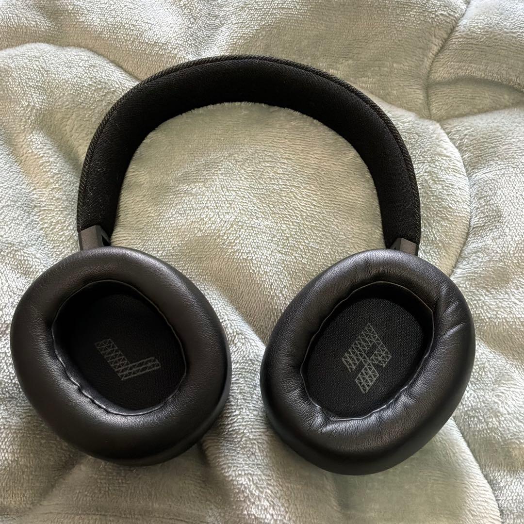 美品 JBL ワイヤレスヘッドホン ブラック LIVE770NC ハードケース付