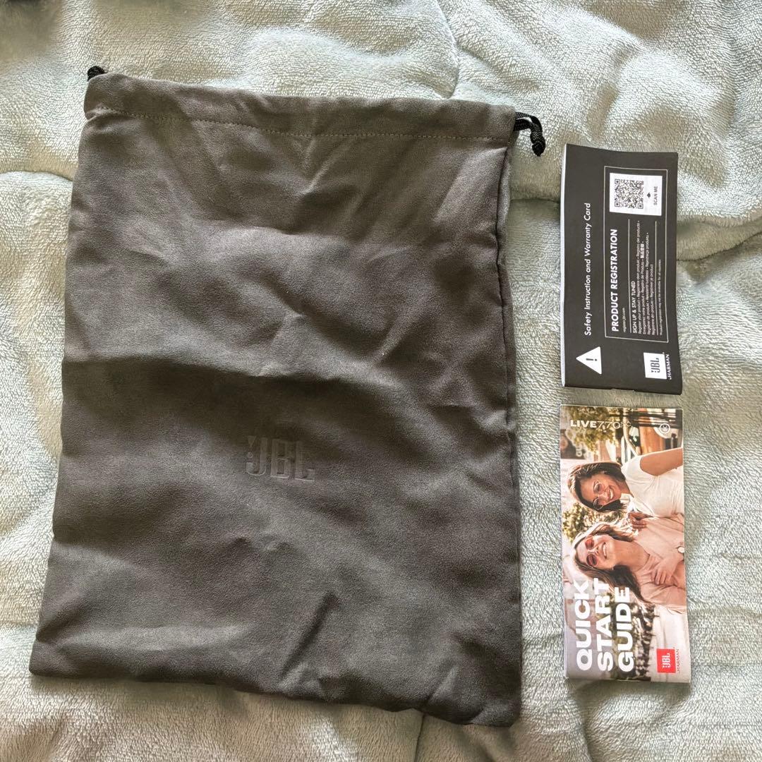 美品 JBL ワイヤレスヘッドホン ブラック LIVE770NC ハードケース付