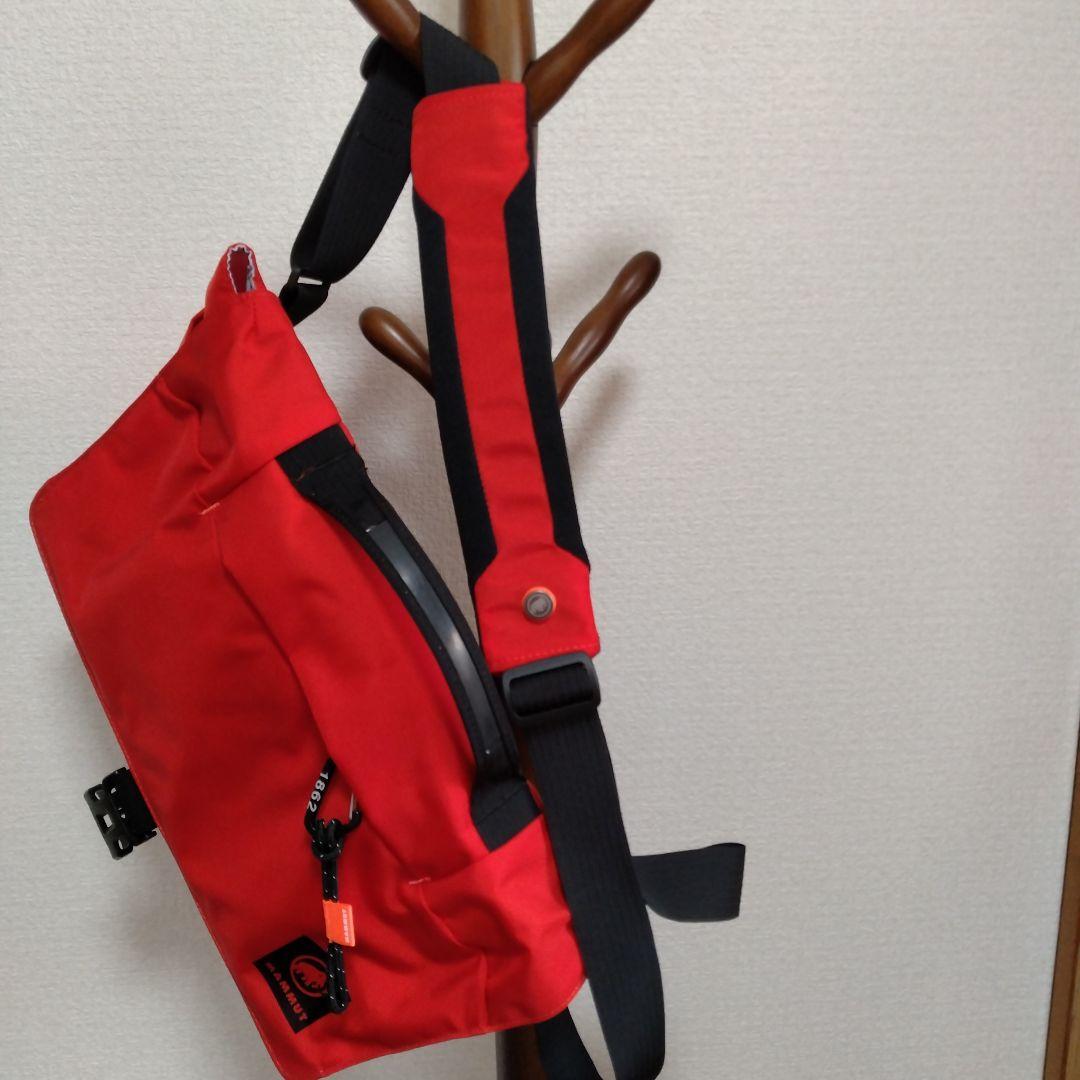[美品]MAMMUT マムートメッセンジャーバッグ