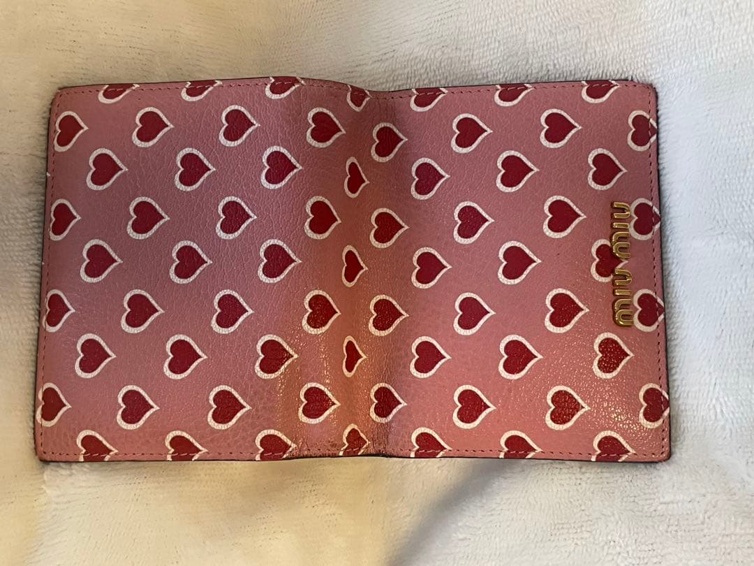 【値下げ】miumiu 二つ折り財布　ハート柄