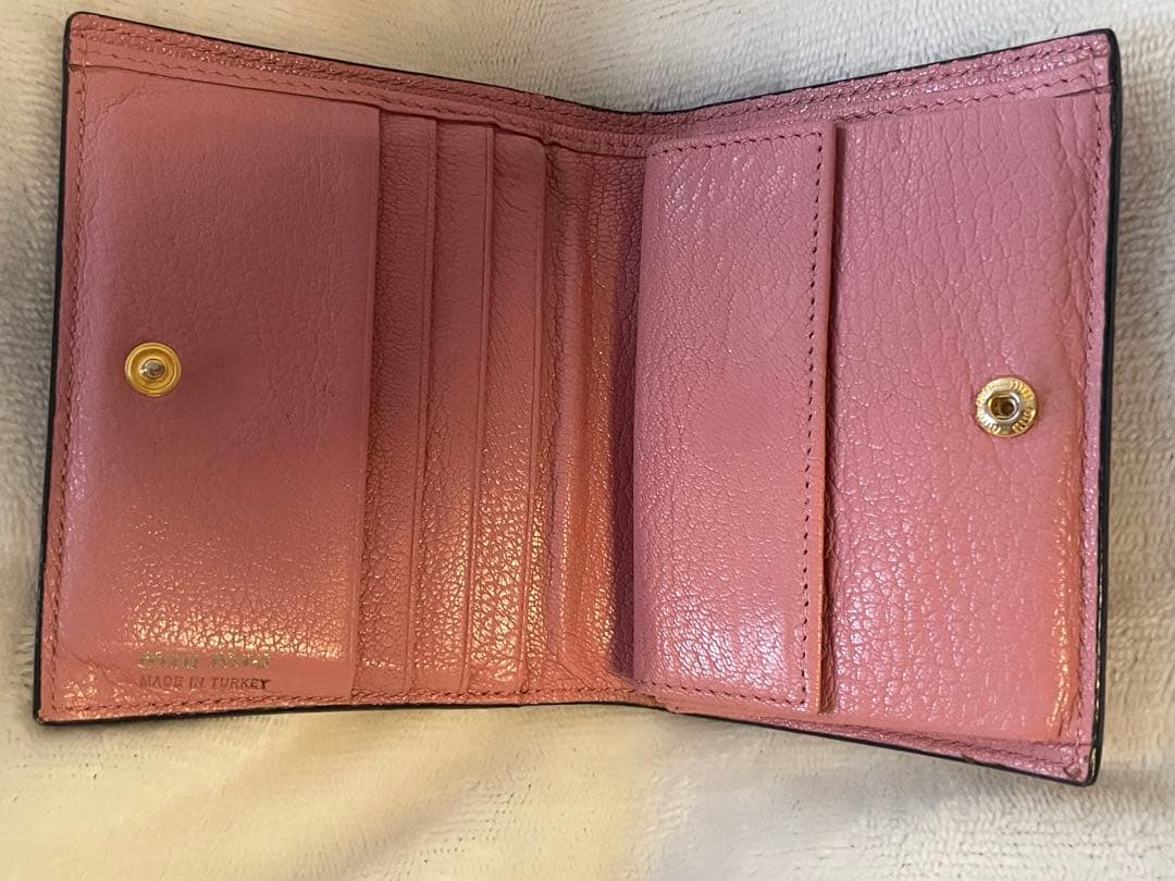【値下げ】miumiu 二つ折り財布　ハート柄
