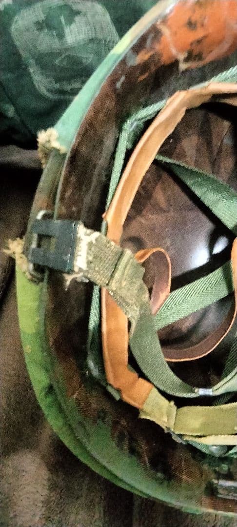 や*ん様 迷彩色 ヘルメット