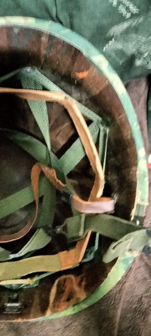 や*ん様 迷彩色 ヘルメット