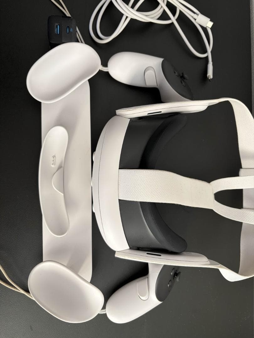 USED /  Quest 3 128GB VRヘッドセット 充電ドック