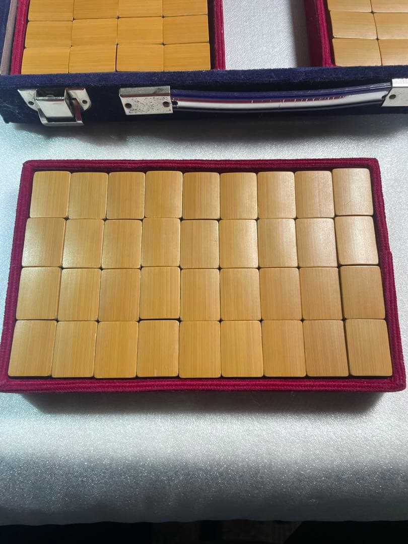 【希少・真彫】麻雀牌 牛骨・背竹牌 1枚12g 昭和レトロ 付属品完備 保証票付