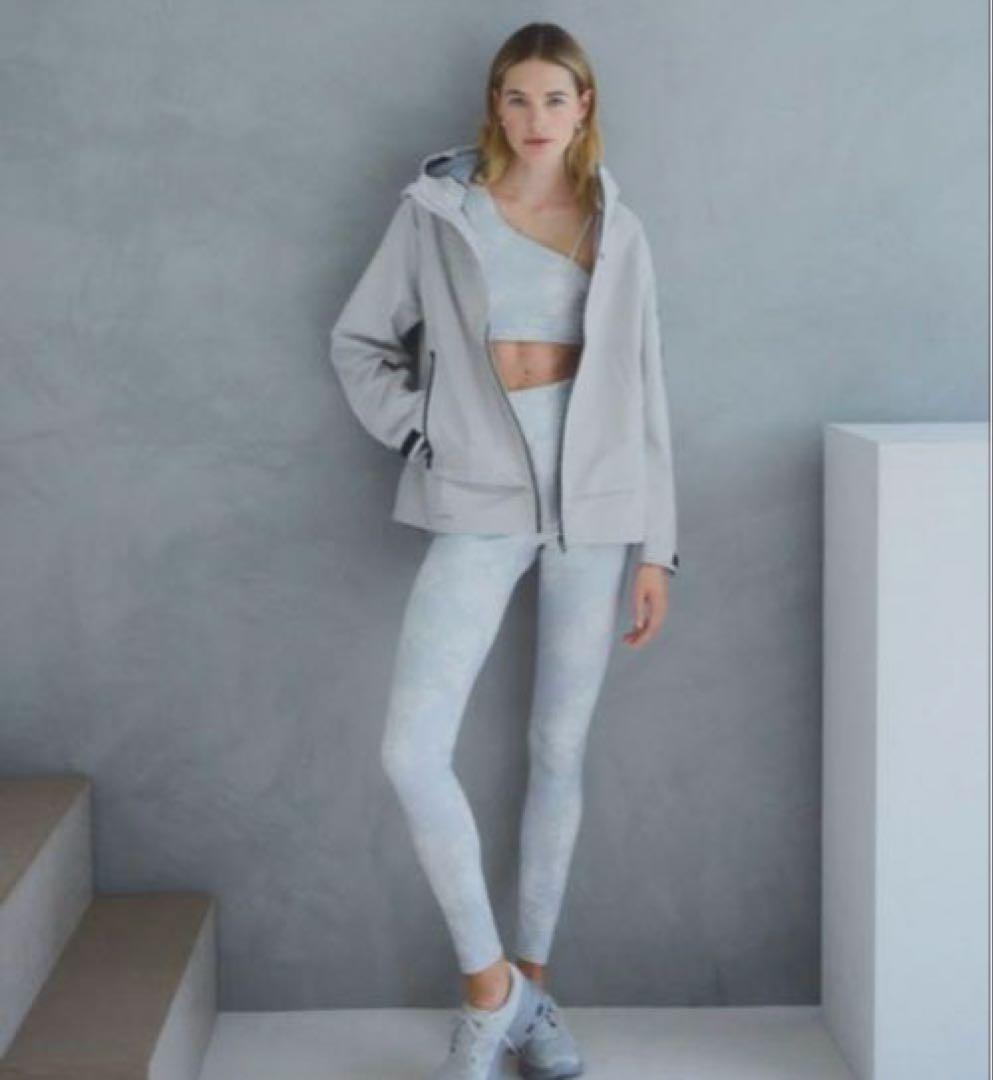 新品未使用　emmi yoga eco スノートレイス 上下セット　ヨガ