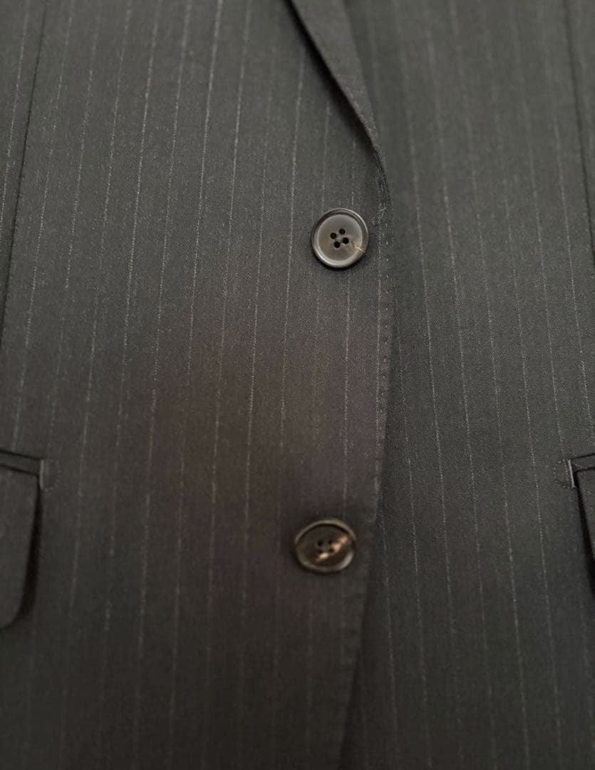 カノニコ Super110's チャコールグレー・ストライプスーツ　サイズＹ6