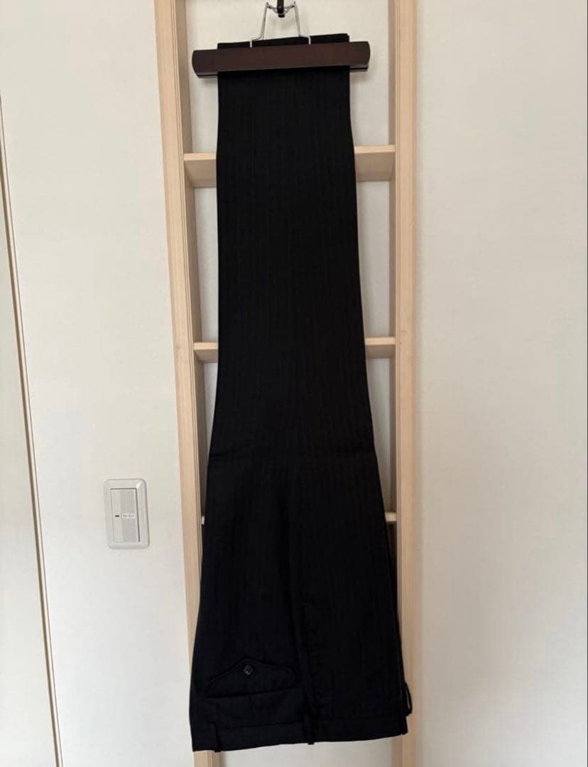 カノニコ Super110's チャコールグレー・ストライプスーツ　サイズＹ6