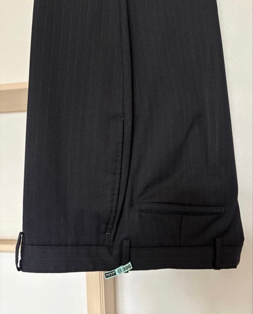 カノニコ Super110's チャコールグレー・ストライプスーツ　サイズＹ6