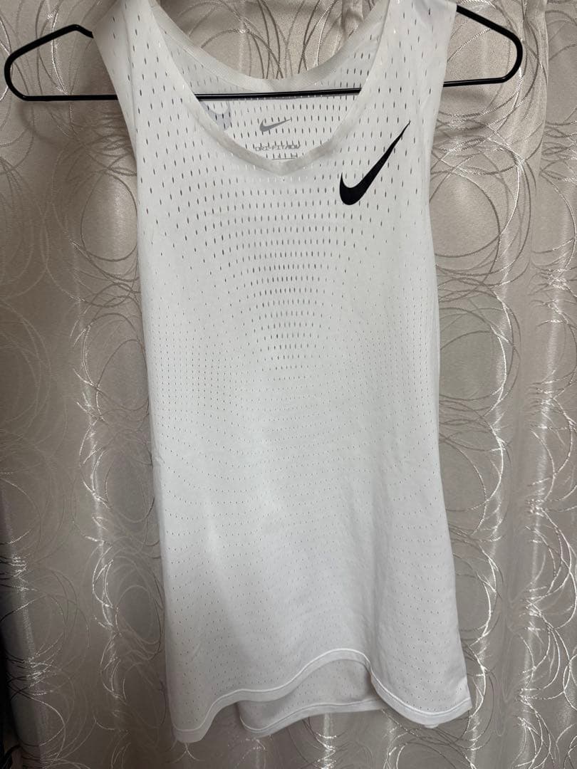 Nike DRI-FITエアロスイフトシングレット　Sサイズ