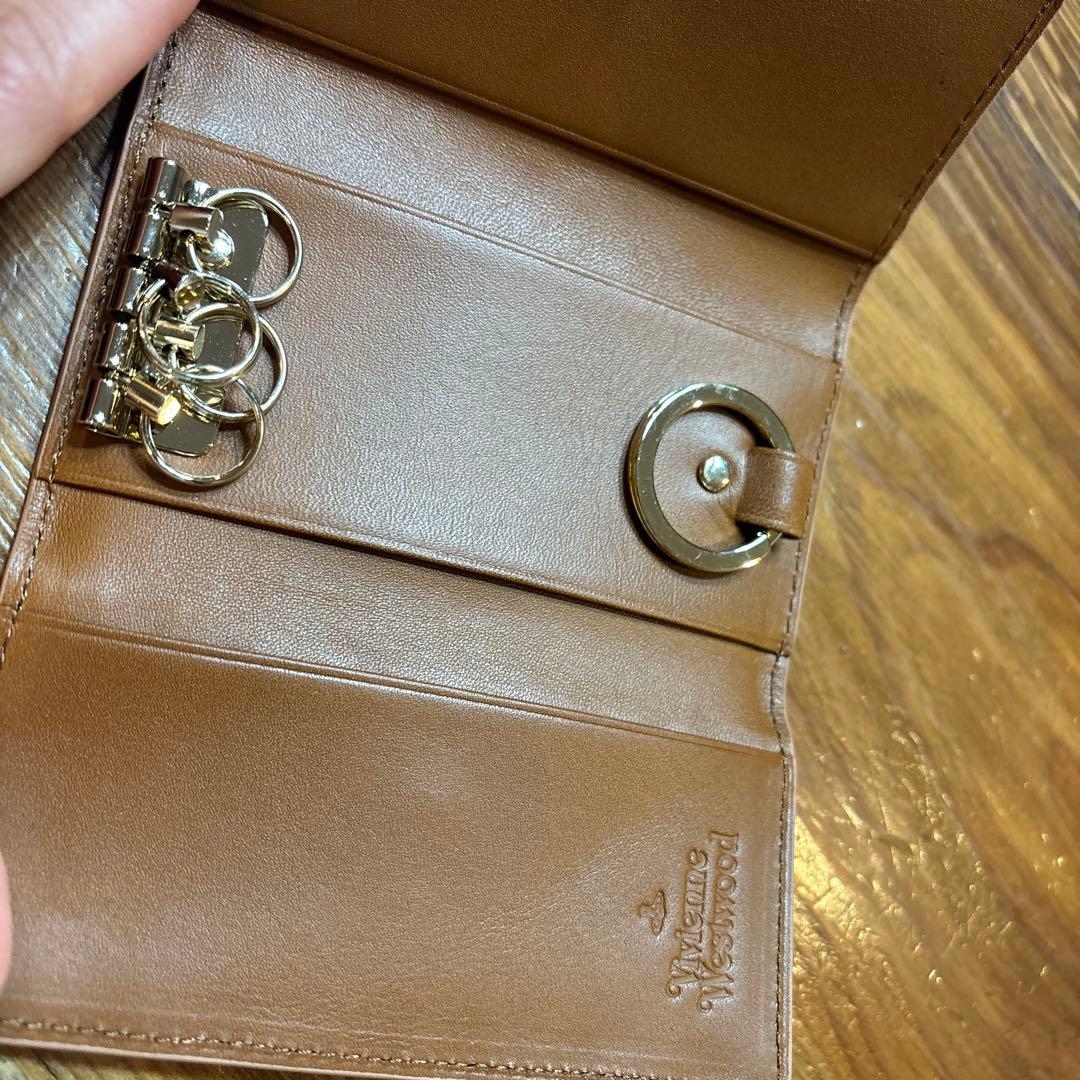 ほぼ新品　Vivienne Westwoodヴィヴィアン　キーケース　キーリング