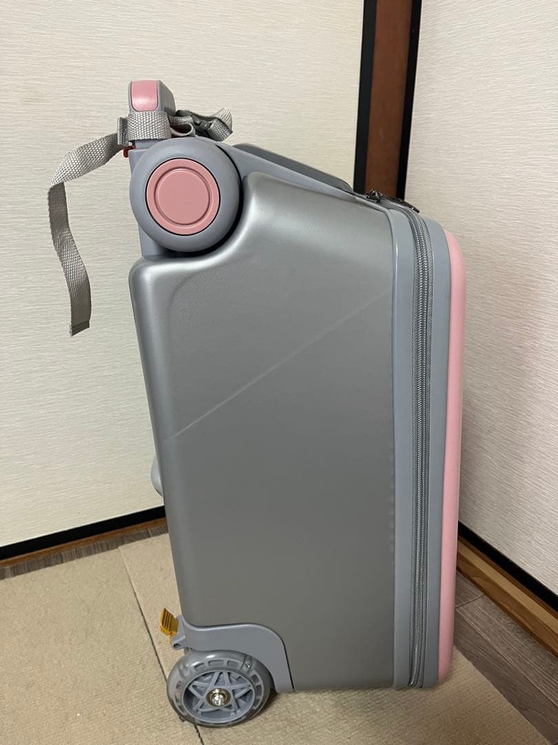乗れるキャリーケース　乗れるスーツケース　分離可能　子供向け　旅行用ベビーカー