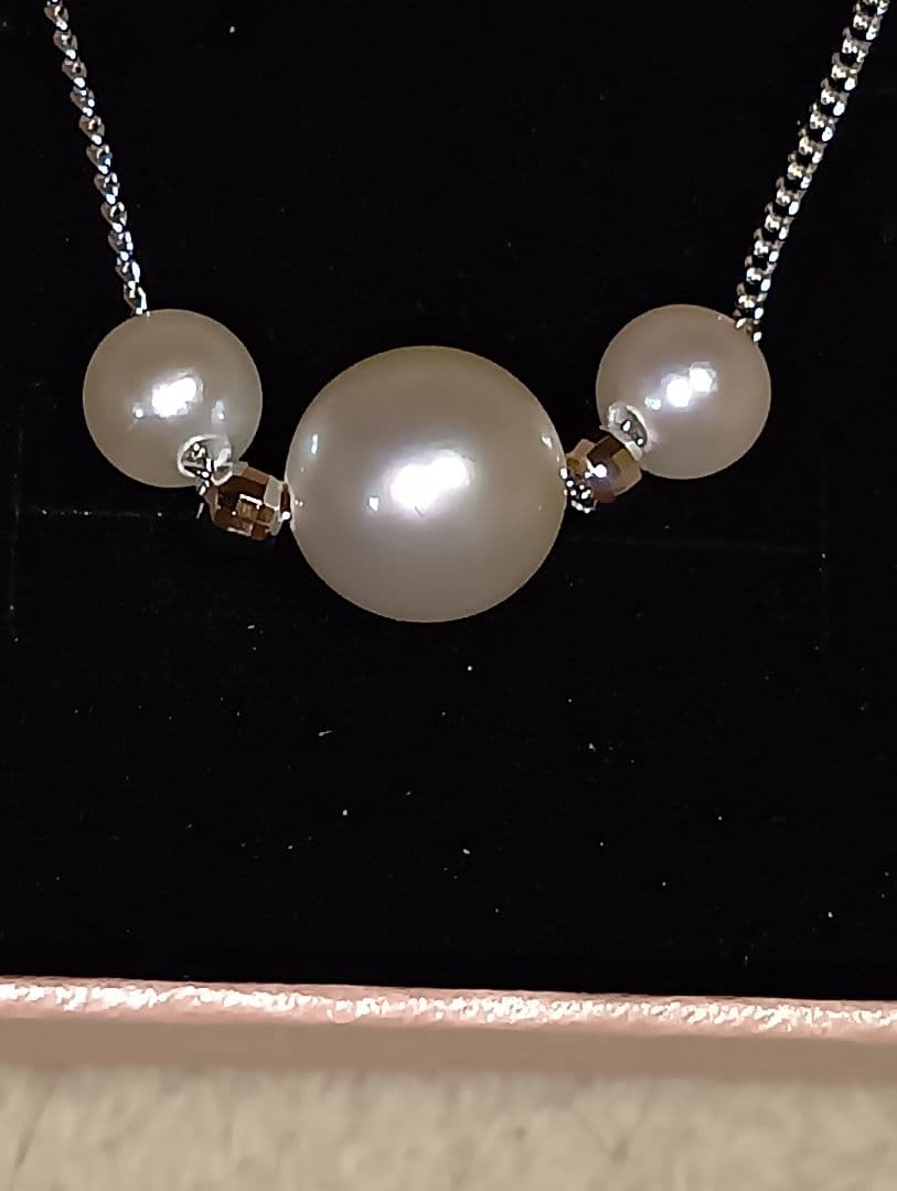 新品★小山真珠★最新デザインあこや本真珠3個付き/貫通パールペンダントネックレス