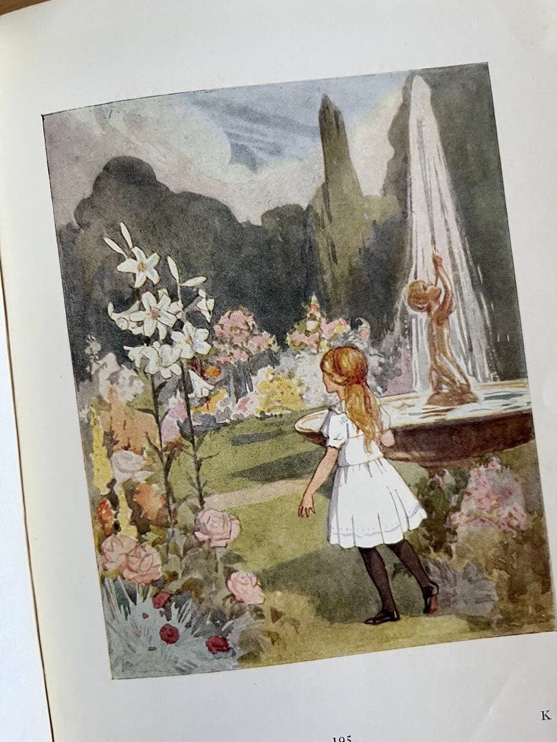 No72 アンティーク 洋書 古書 不思議の国のアリス マーガレット•タラント