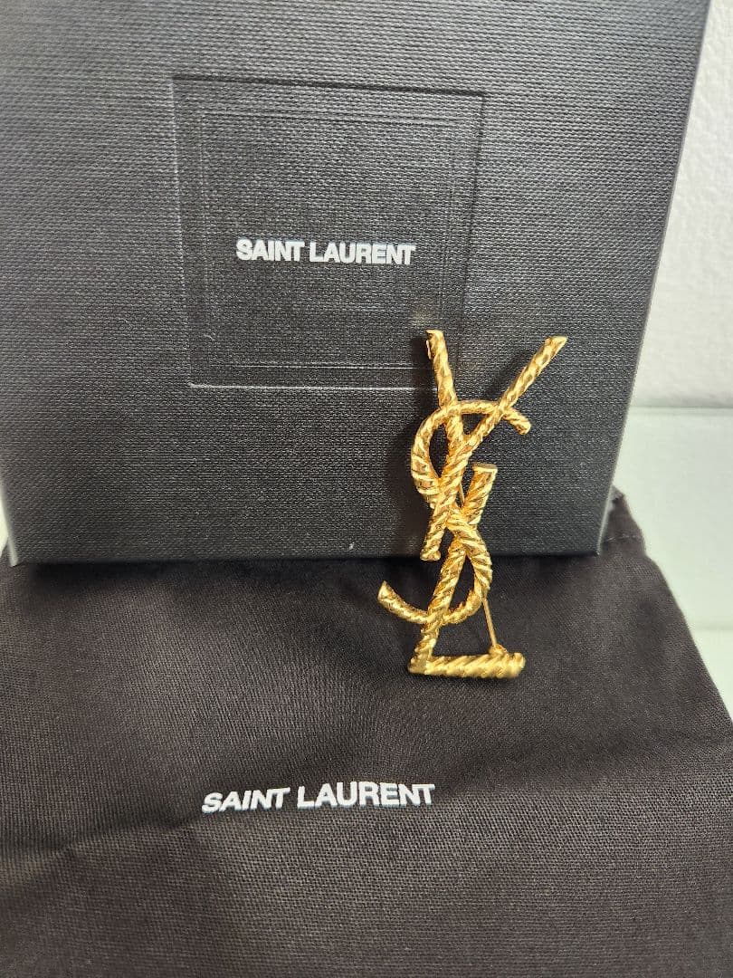 SAINT LAURENT YSLロゴチャーム ゴールド 購入時レシート有