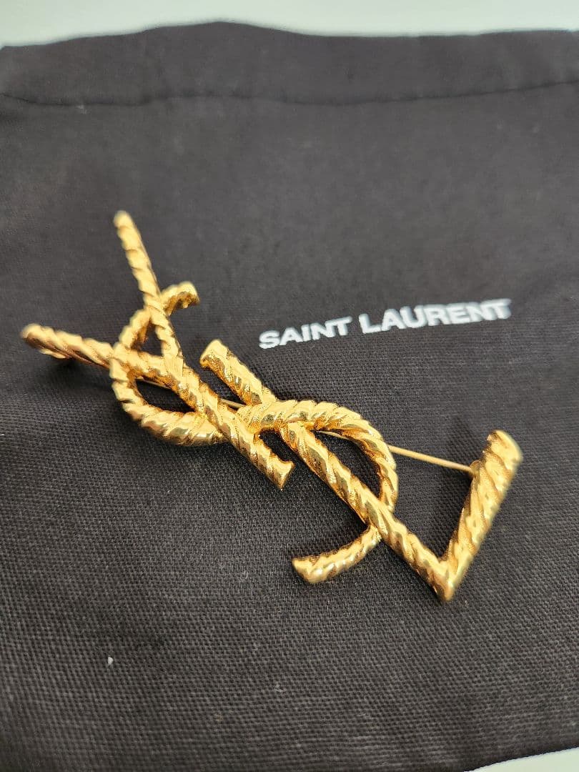 SAINT LAURENT YSLロゴチャーム ゴールド 購入時レシート有
