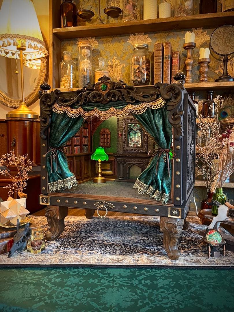 アンティページ　劇場型ドールハウス