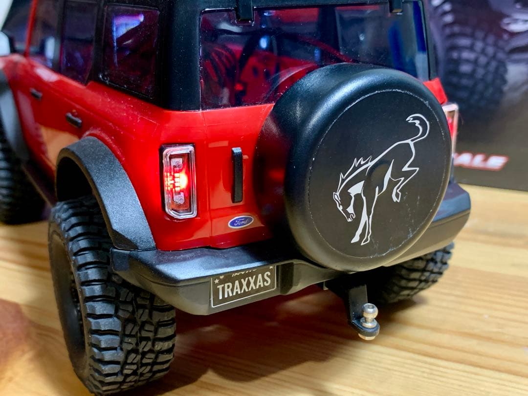 か*ざ様 【美品】トラクサス TRAXXAS フォード ブロンコ 赤 TRX4M