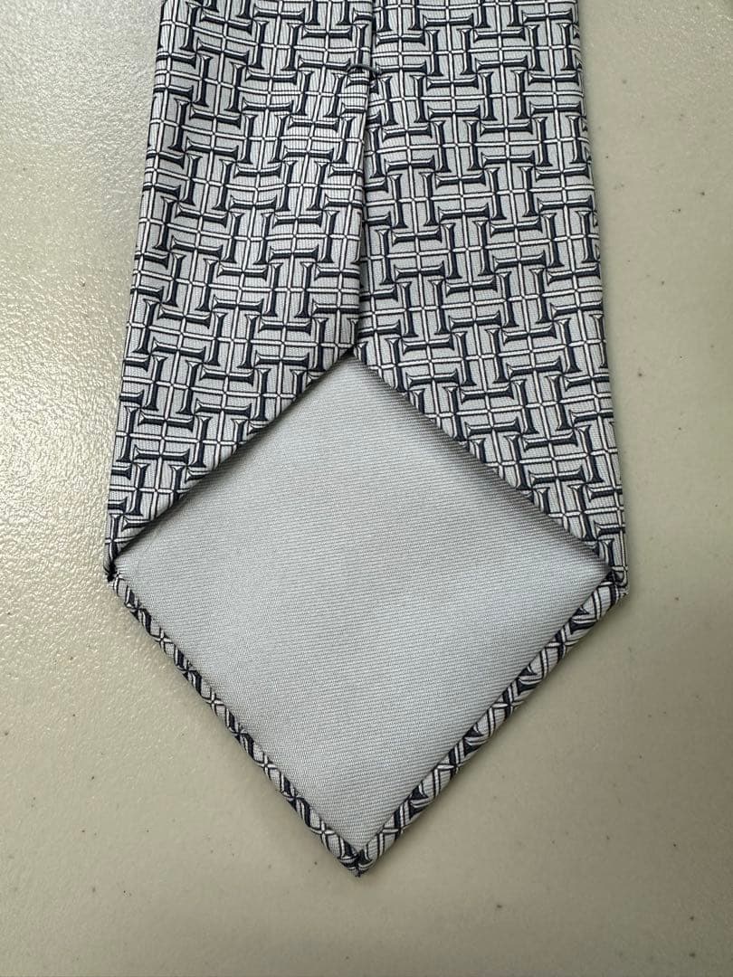 新品　HERMES ネクタイ ハイブランド H柄　 シルバー　グレー