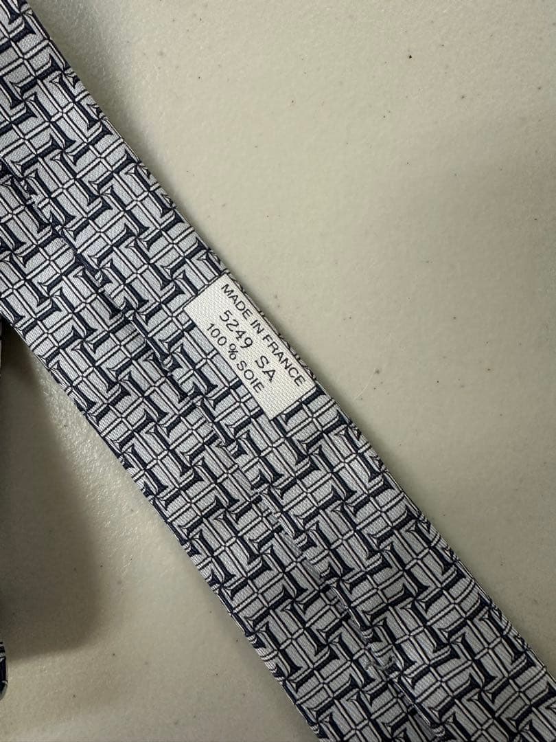 新品　HERMES ネクタイ ハイブランド H柄　 シルバー　グレー