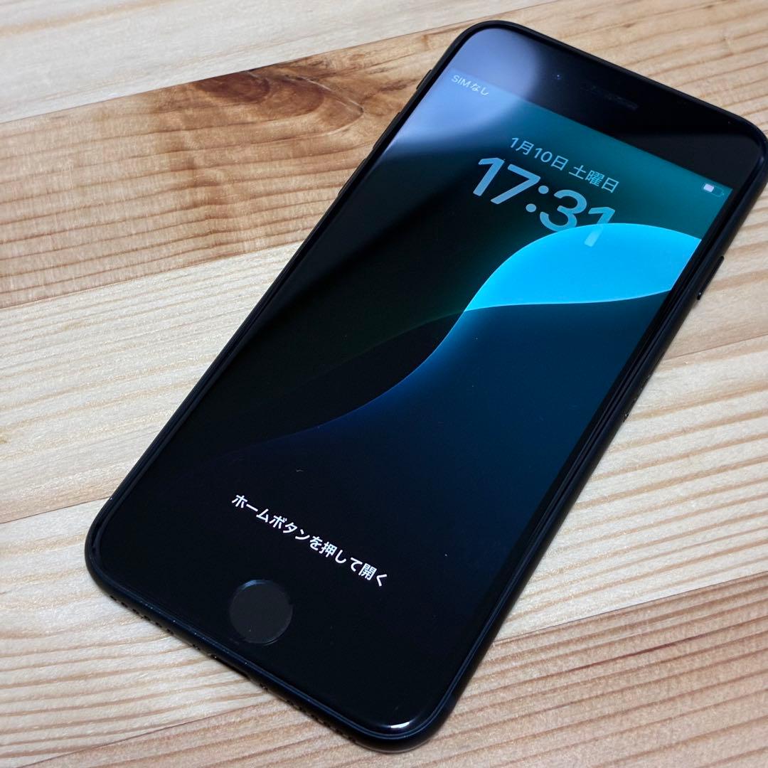 バッテリー新品　iPhoneSE第3世代64GB SIMフリー　美品　おまけ付き