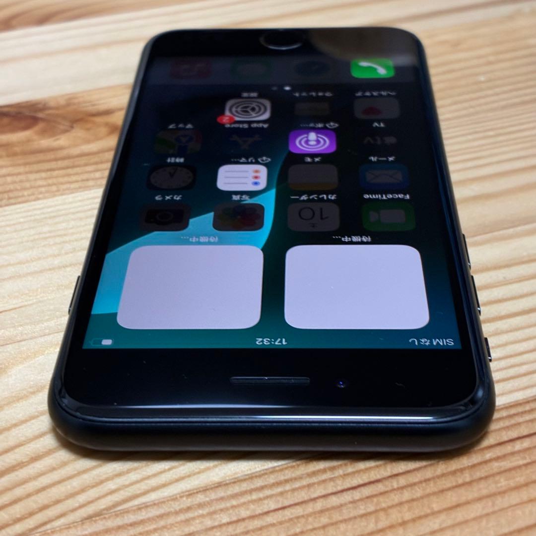 バッテリー新品　iPhoneSE第3世代64GB SIMフリー　美品　おまけ付き