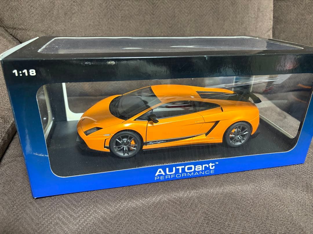 ハチハチAUTOart Lamborghini Gallardo