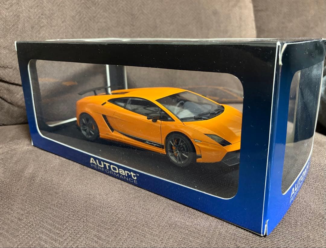 ハチハチAUTOart Lamborghini Gallardo