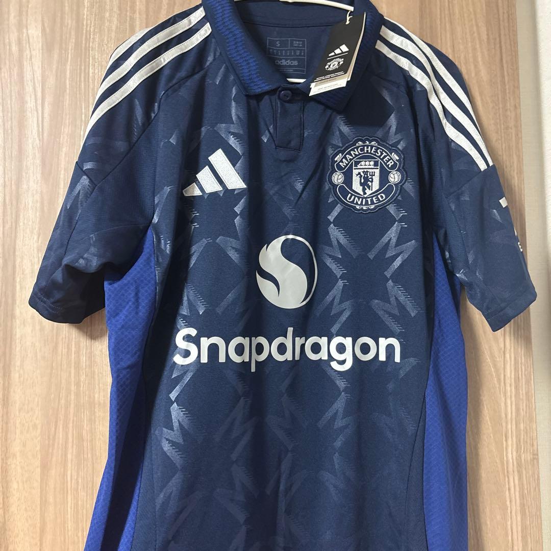 ウェア Manchester United 24/25 Away Club Font