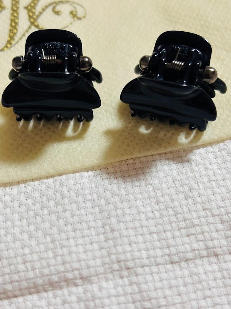 mayu　美品1個　acca アッカ 黒　クリップ