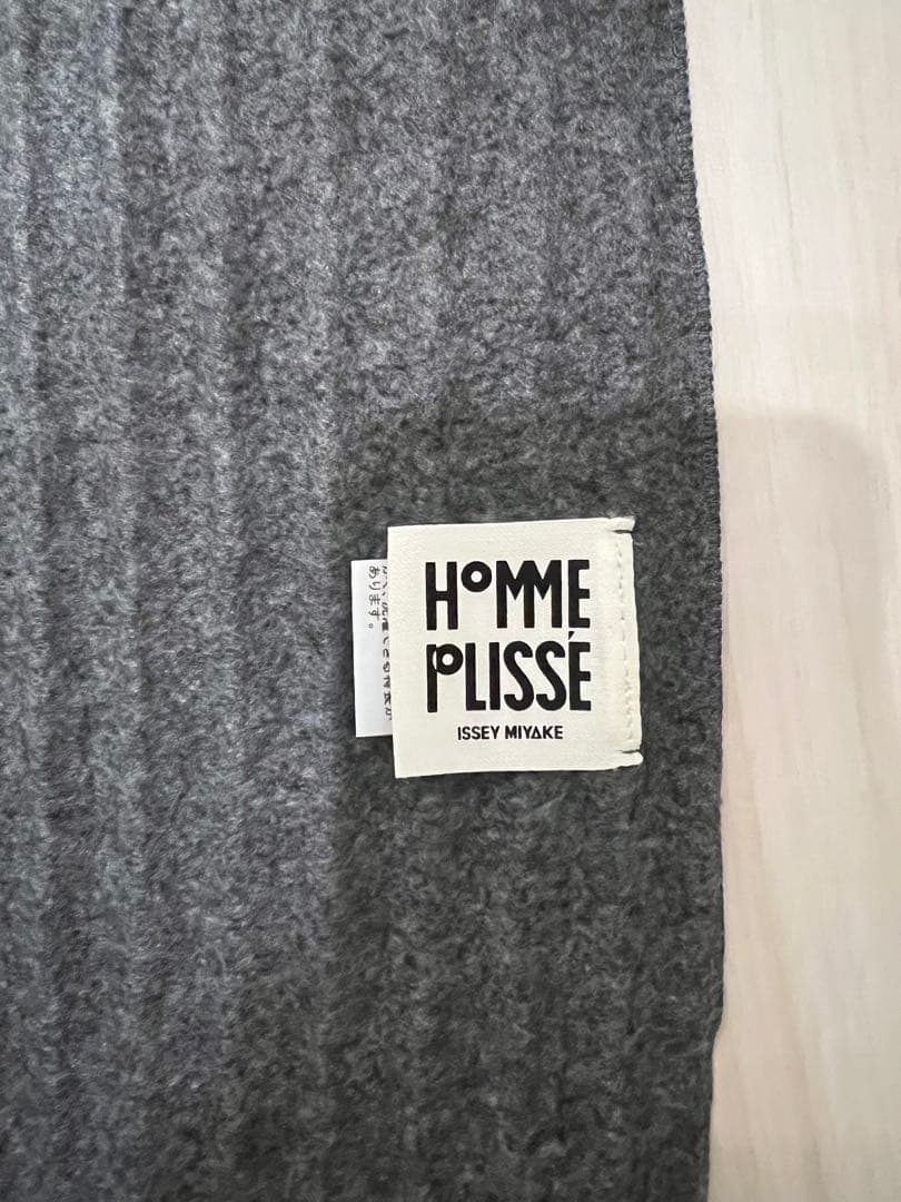 ISSEY MIYAKE HOMME PLISSE マフラー グレー