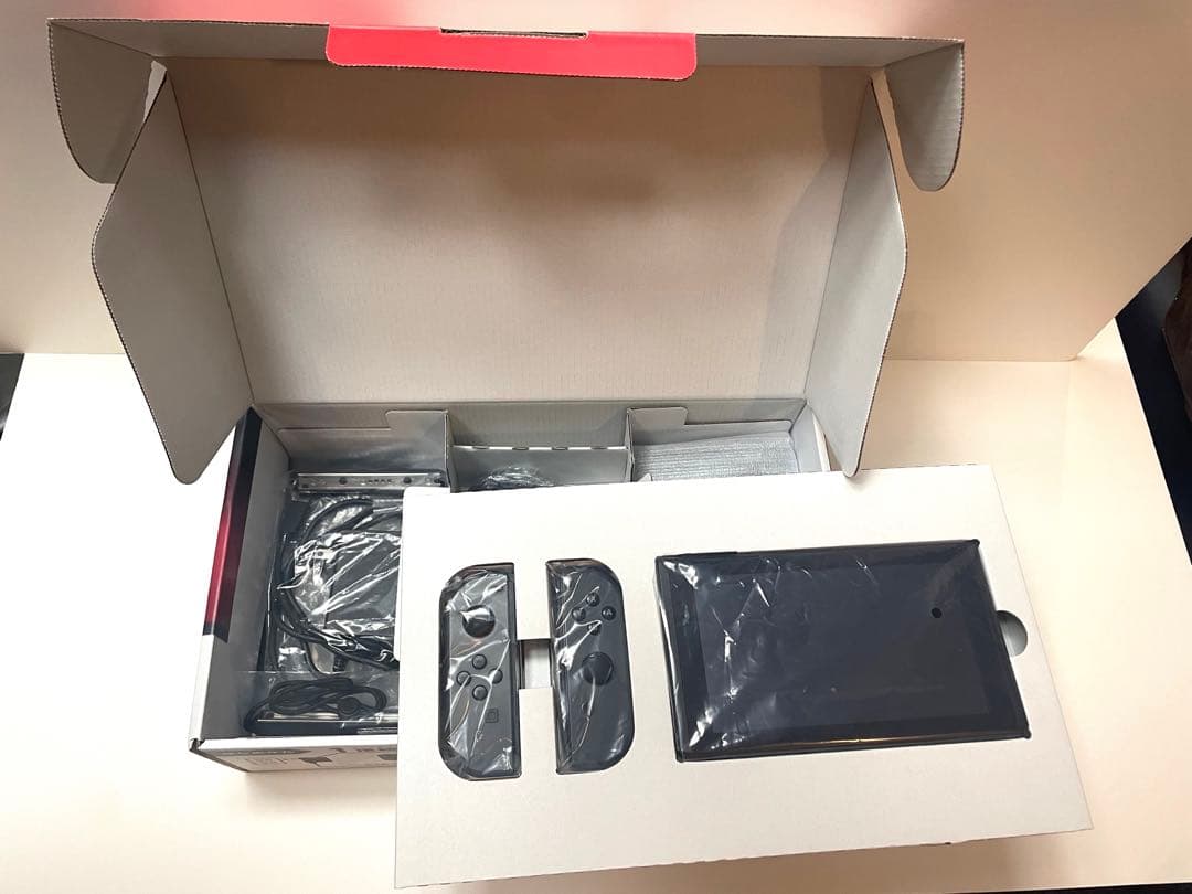 【早い者勝ち】Switch 本体 + Joy-Con　セット　おまけ付き