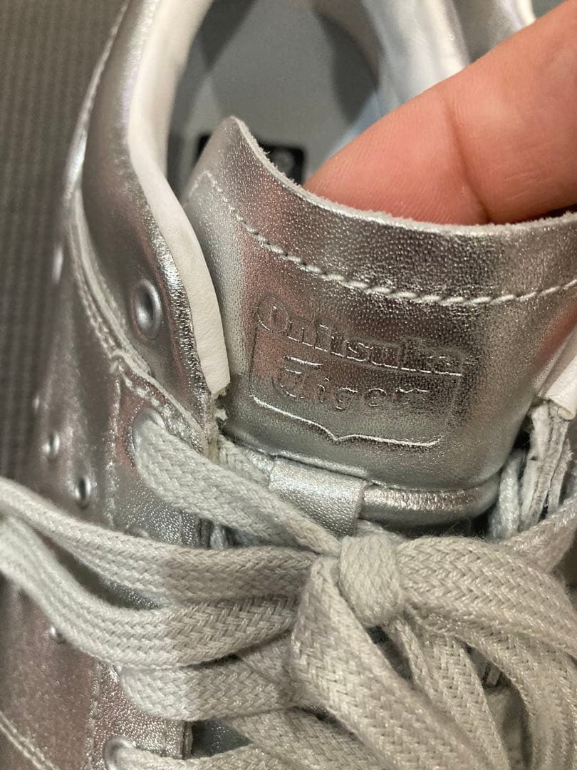 ✨極美品✨Onitsuka Tiger シルバー スニーカー 24㎝