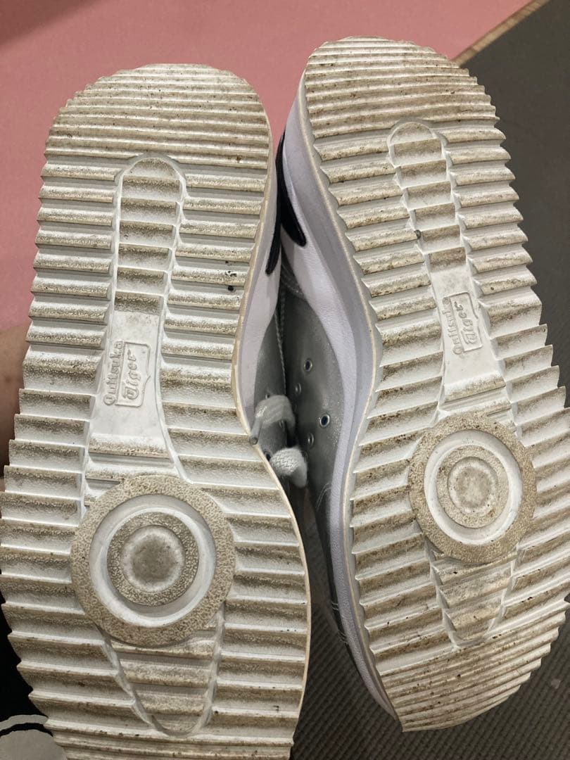 ✨極美品✨Onitsuka Tiger シルバー スニーカー 24㎝