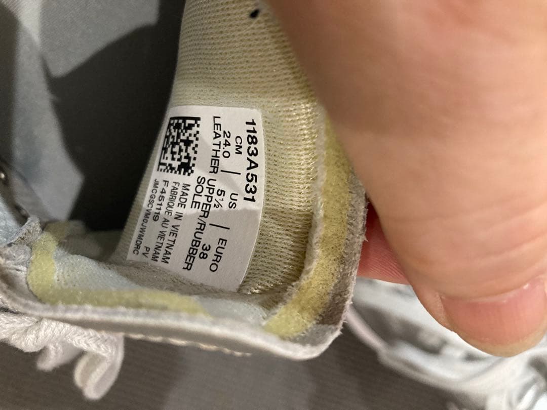 ✨極美品✨Onitsuka Tiger シルバー スニーカー 24㎝