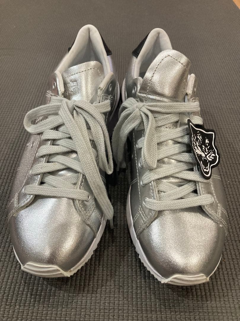 ✨極美品✨Onitsuka Tiger シルバー スニーカー 24㎝