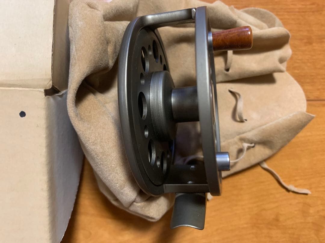 ★新品未使用★italia フィオリニ フライリール　マグネティック80