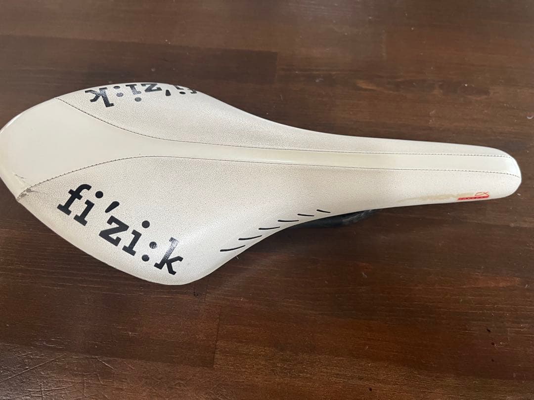 fi'zi:k airone カーボンブレードレール