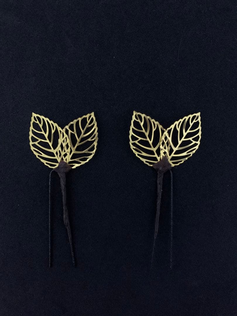 おひな　　つまみ細工　髪飾り　黒　赤　ゴールド