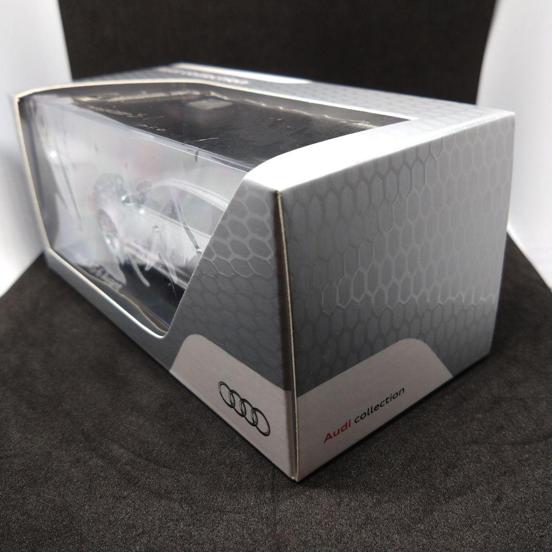 アウディ 特注 ミニチャンプス 1/43 RS6 アバント 2012