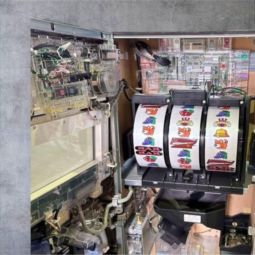 スロット実機 ファンキージャグラー 動作品 鍵・メダル付き 送料込み