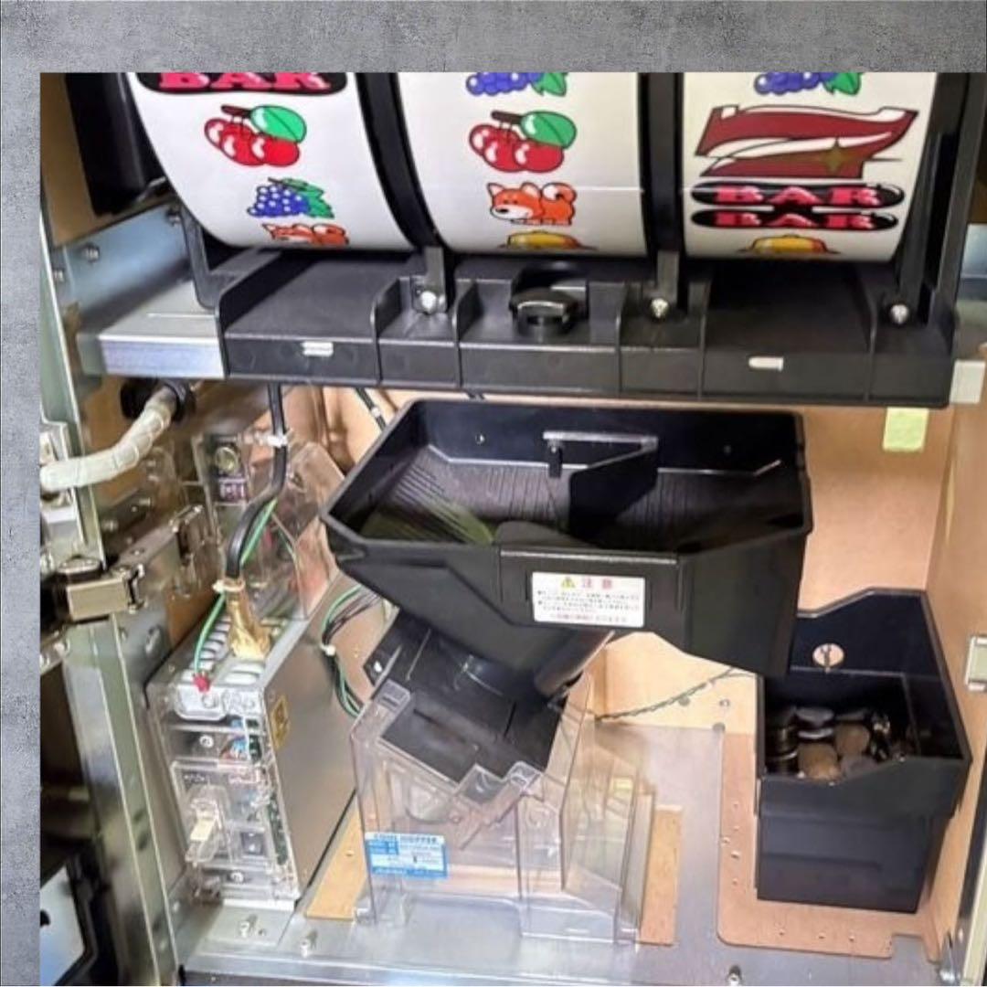 スロット実機 ファンキージャグラー 動作品 鍵・メダル付き 送料込み