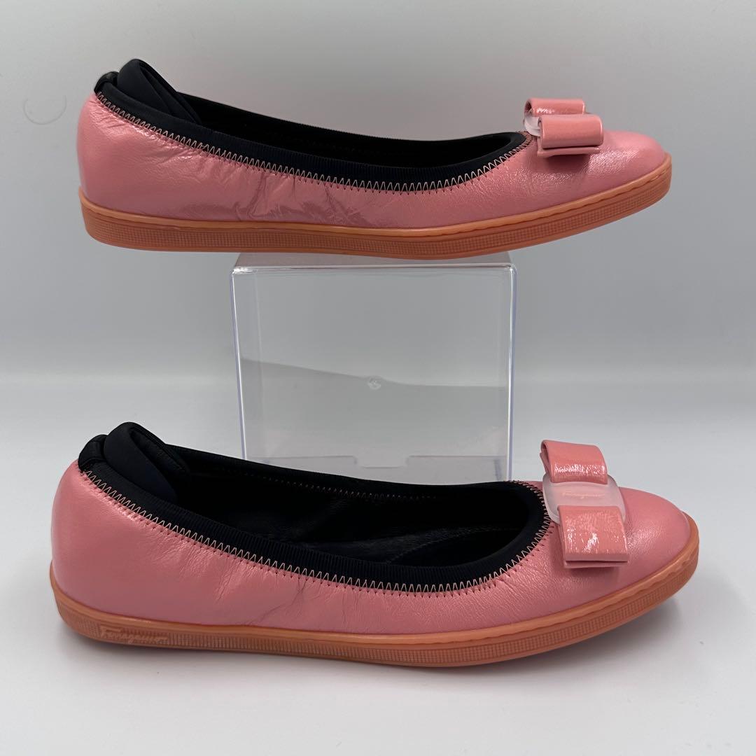 極美品　フェラガモ　フラットシューズ　ヴァラリボン　SAVINA ピンク 23