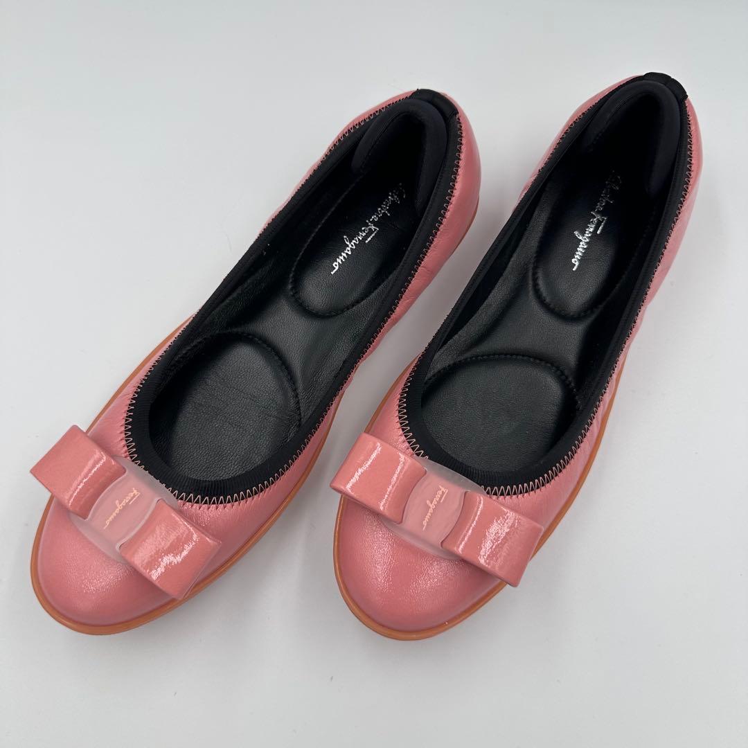極美品　フェラガモ　フラットシューズ　ヴァラリボン　SAVINA ピンク 23