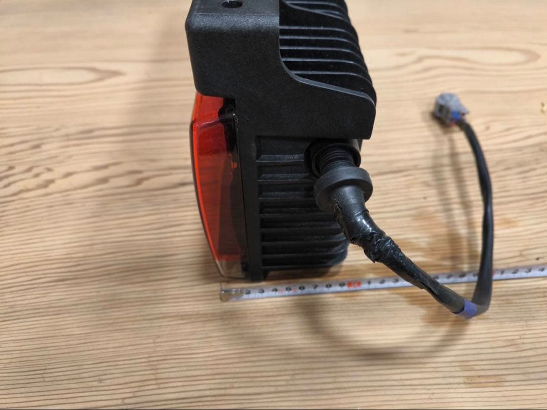 三菱ふそう 新型スーパーグレート 純正LEDテールランプ 【左のみ】