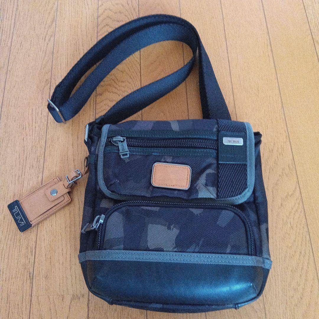 TUMI カモフラージュ ショルダーバッグ