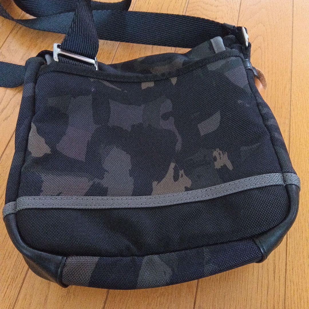 TUMI カモフラージュ ショルダーバッグ