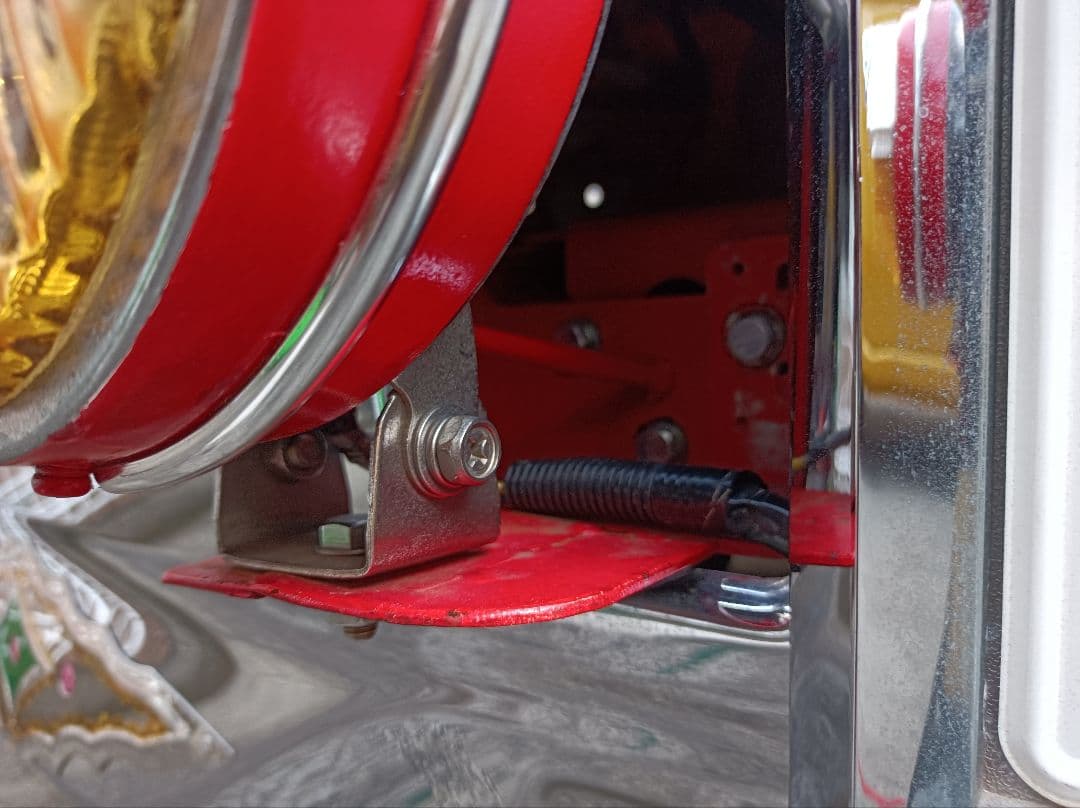 デコトラフォグランプバイザー付き