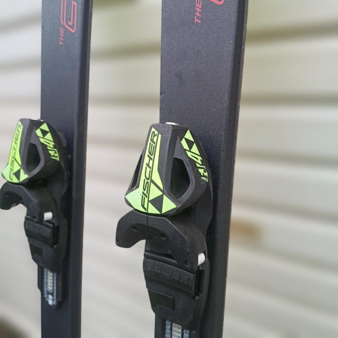 FISCHERフィッシャー RC4 THE CURV 130 ジュニア用スキー板